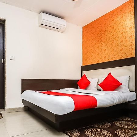 Hotel Shiv Palace New Delhi Buitenkant foto