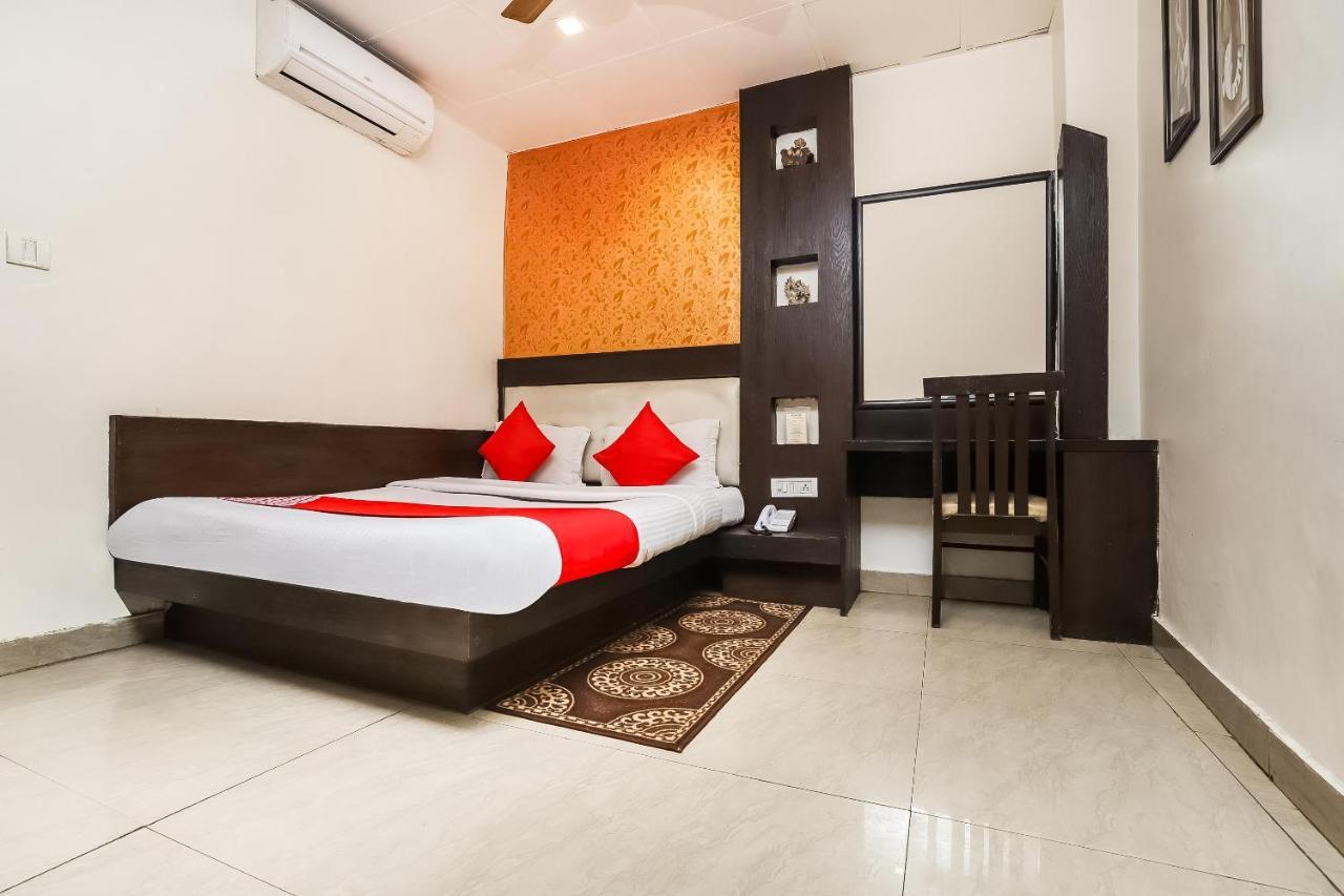 Hotel Shiv Palace New Delhi Buitenkant foto