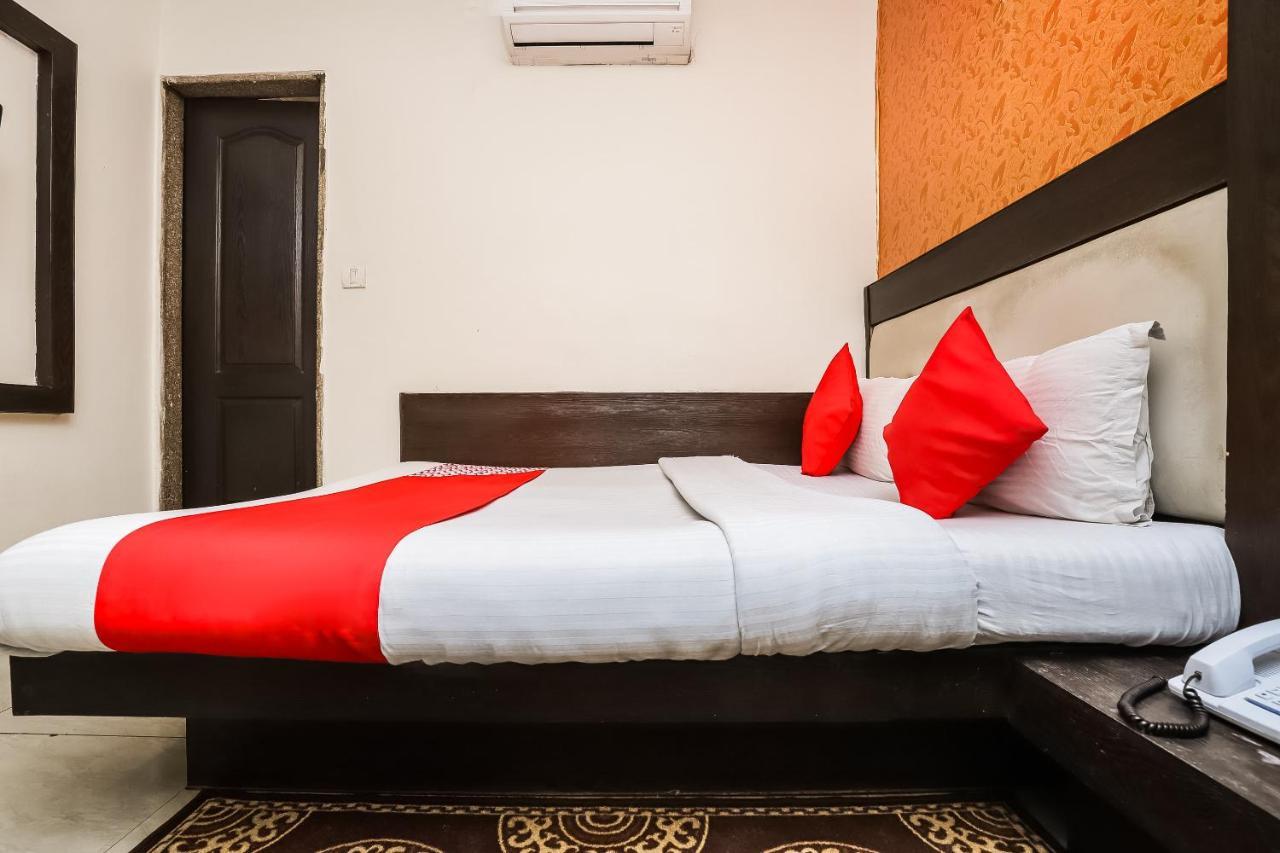 Hotel Shiv Palace New Delhi Buitenkant foto