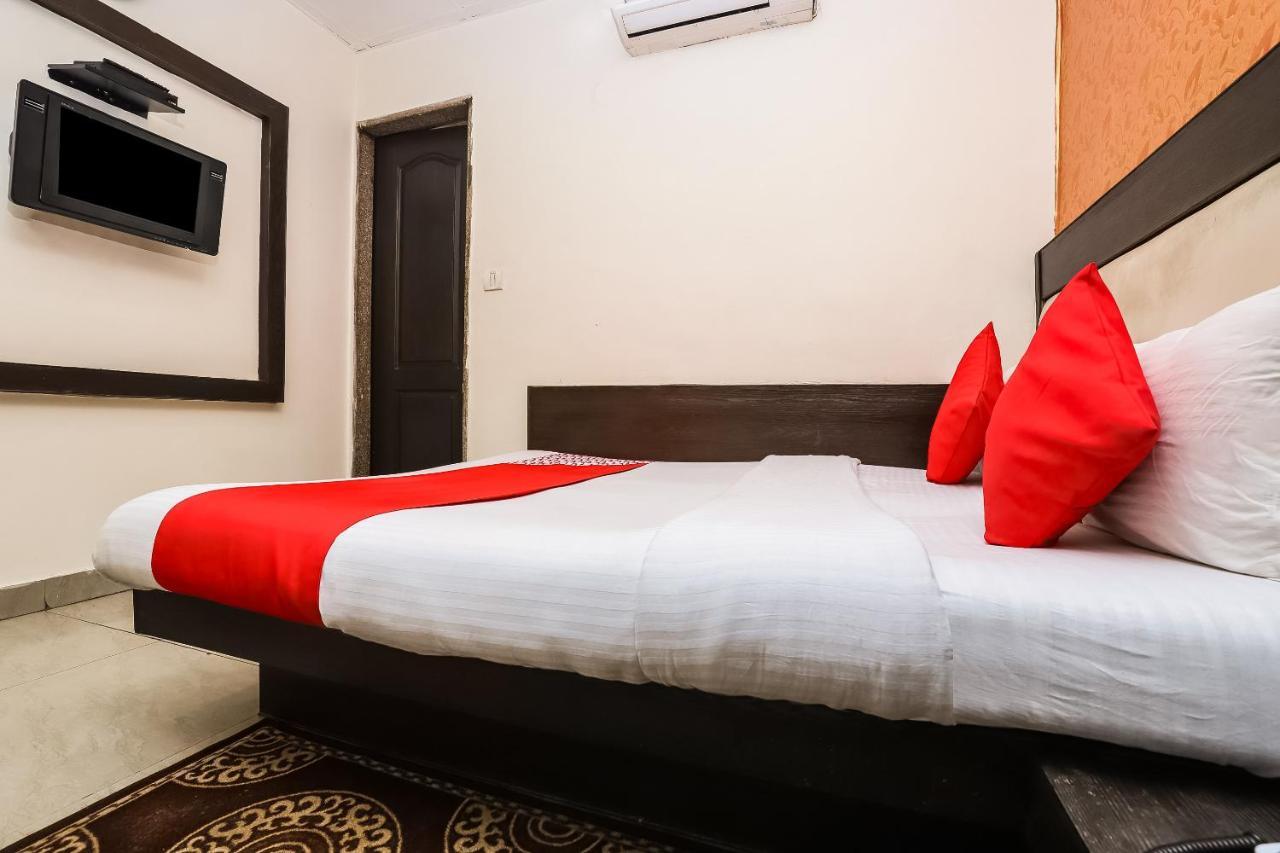Hotel Shiv Palace New Delhi Buitenkant foto