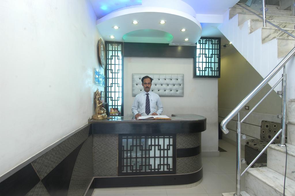 Hotel Shiv Palace New Delhi Buitenkant foto